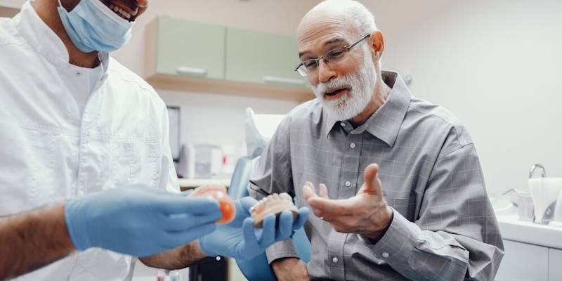 HOME APLICAÇÕES ODONTOGERIATRIA